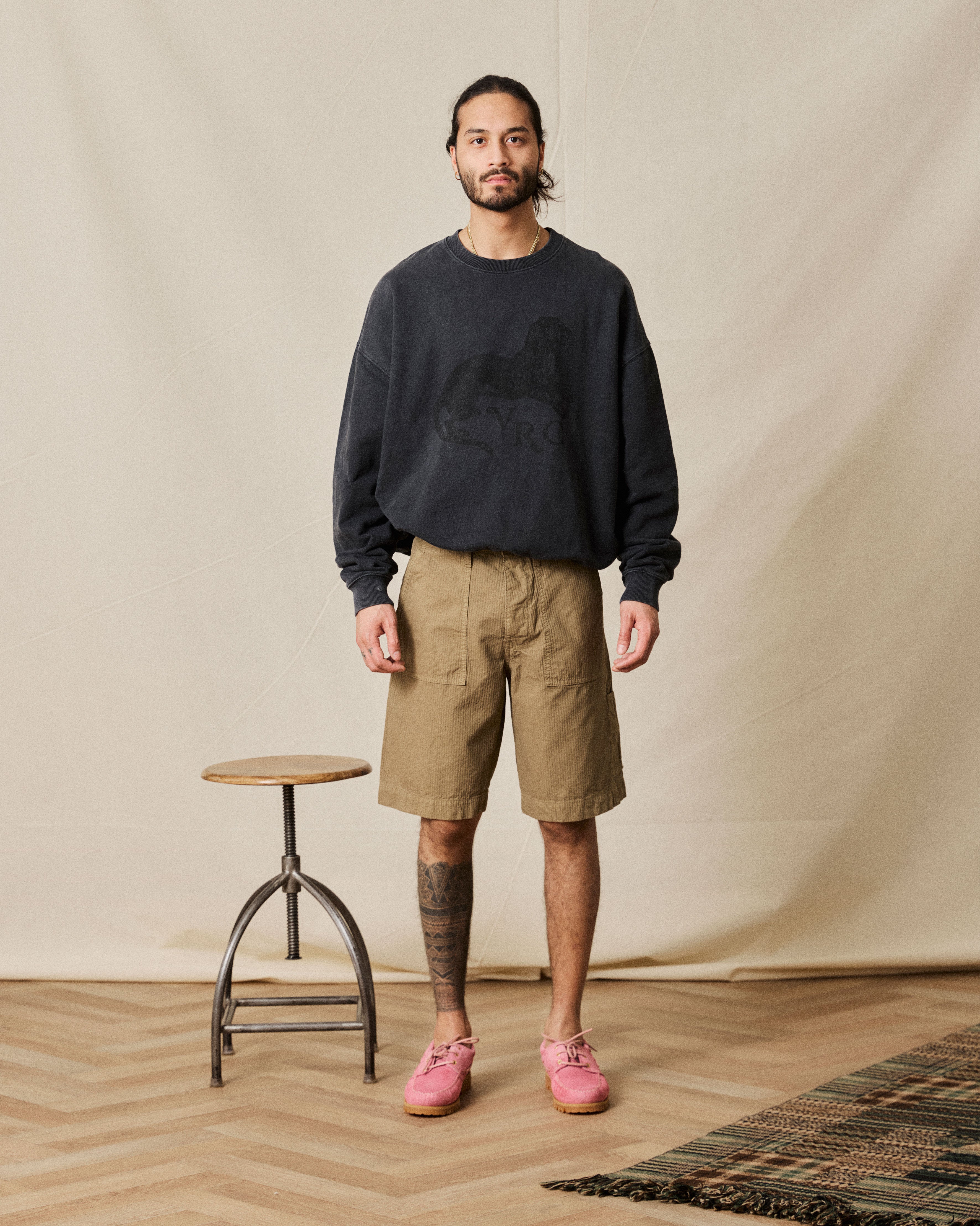 aztec boat shoe in pink on model