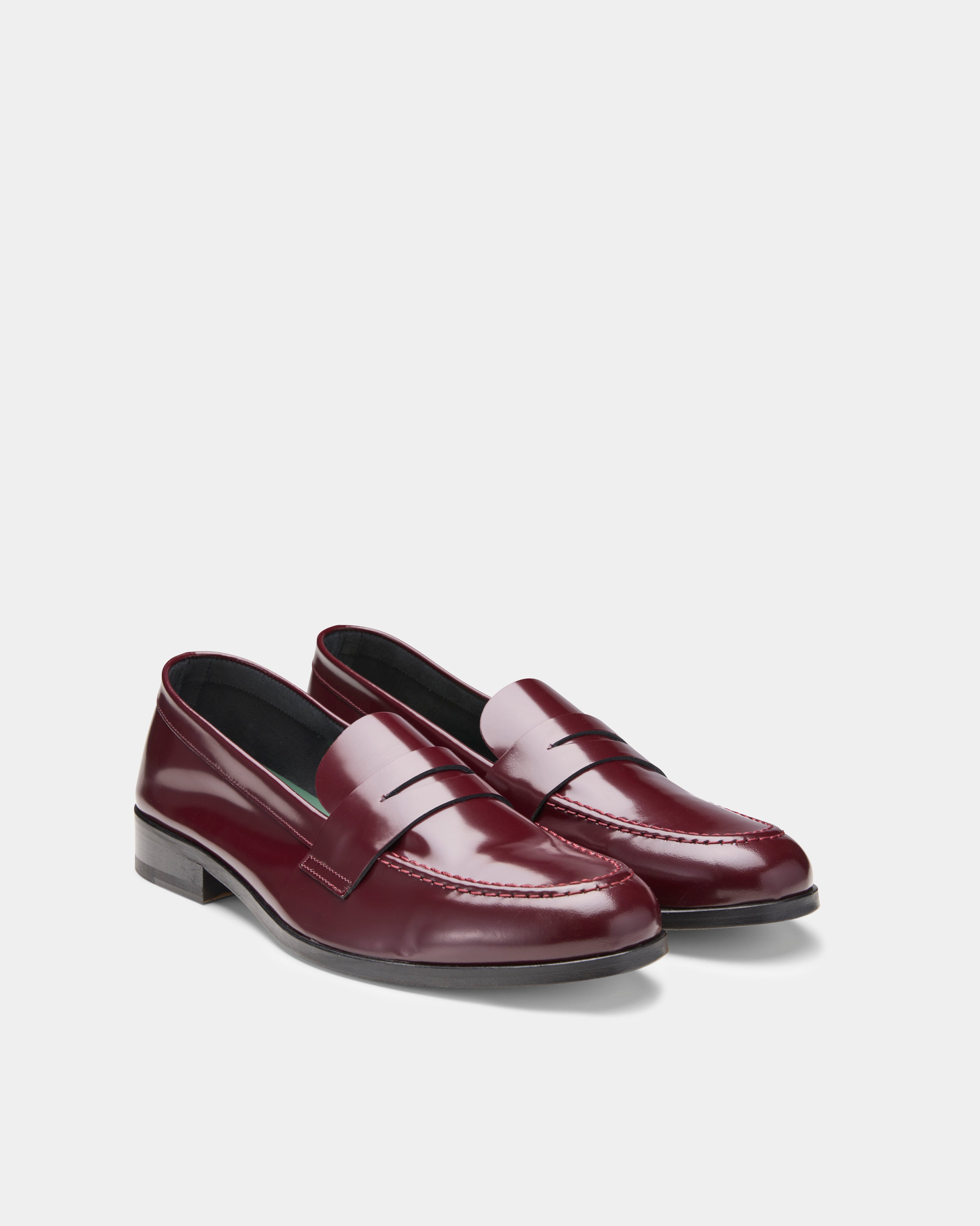lowkee loafer in burgundy from the front