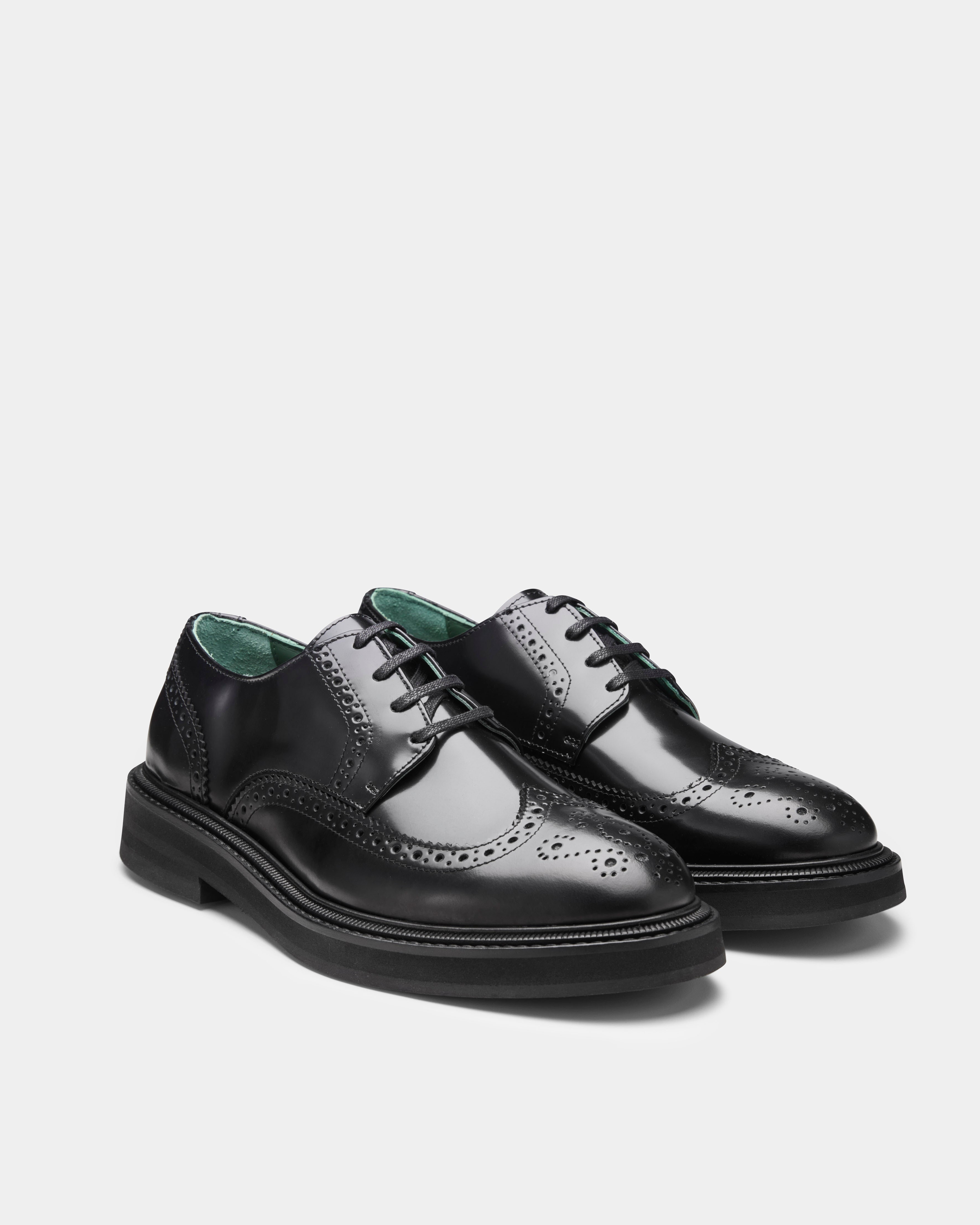 officer brogue in black from the front