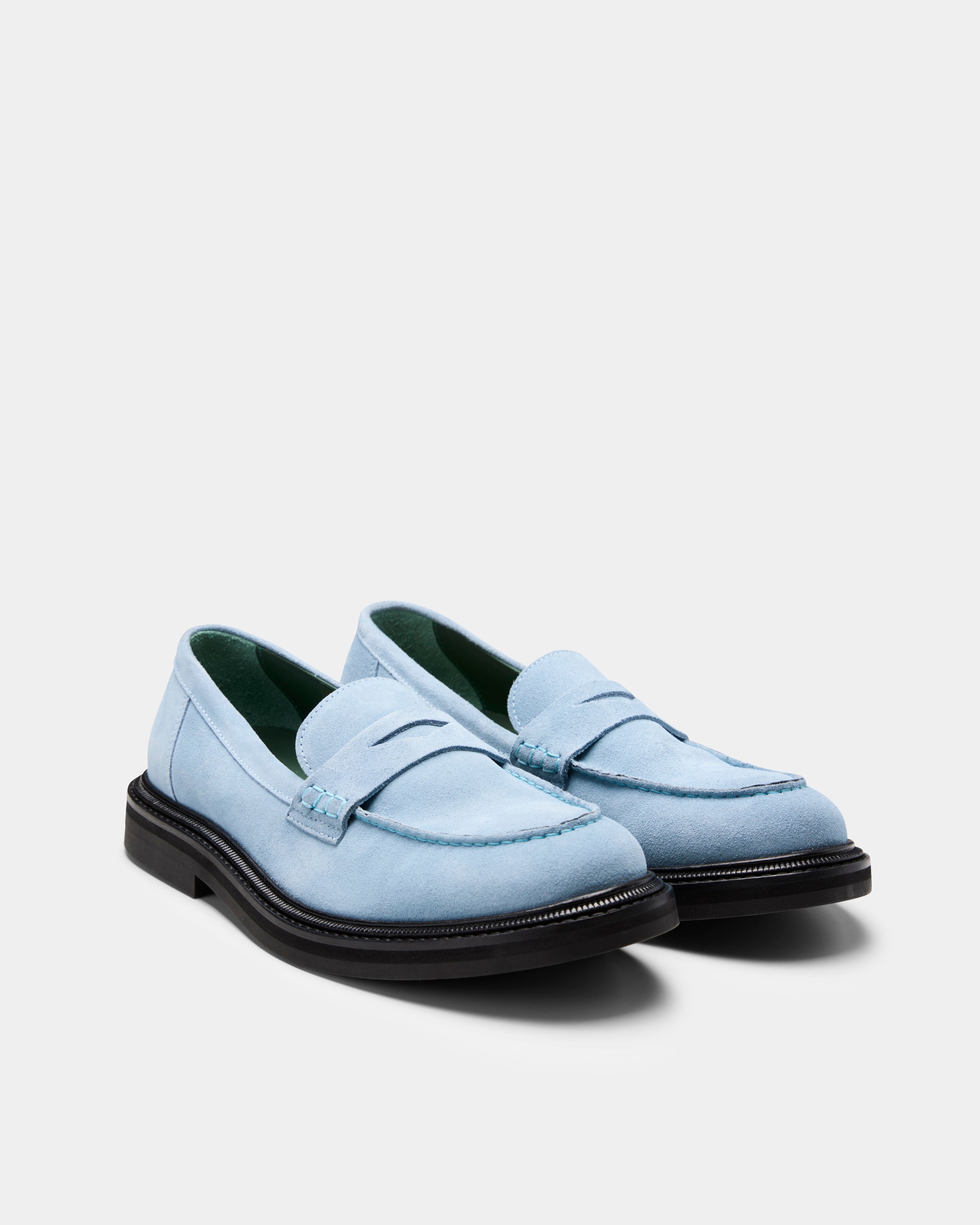 Vinnee penny loafer in light blue suede from the front