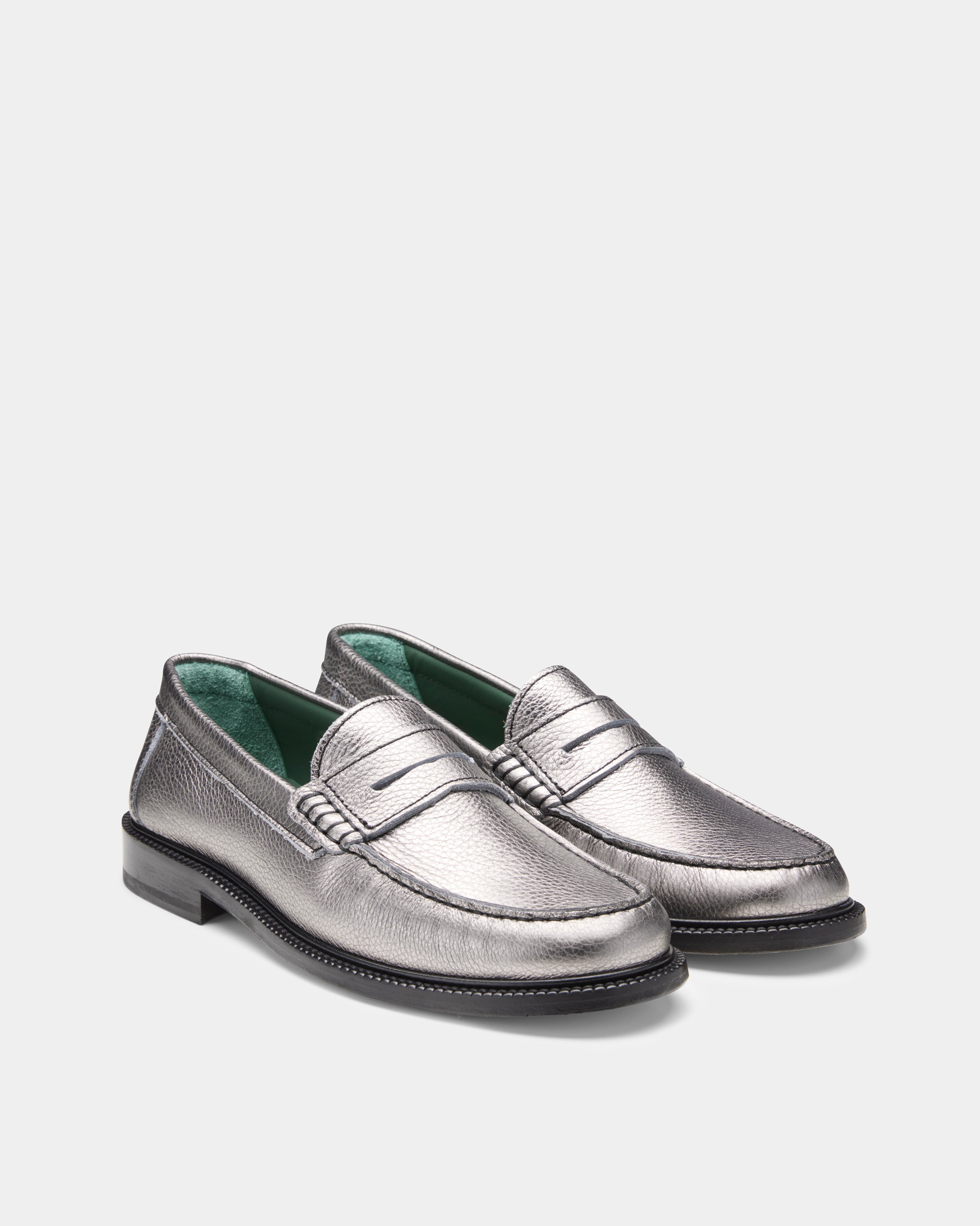 Yardee Moccasin Loafer in silver from the front