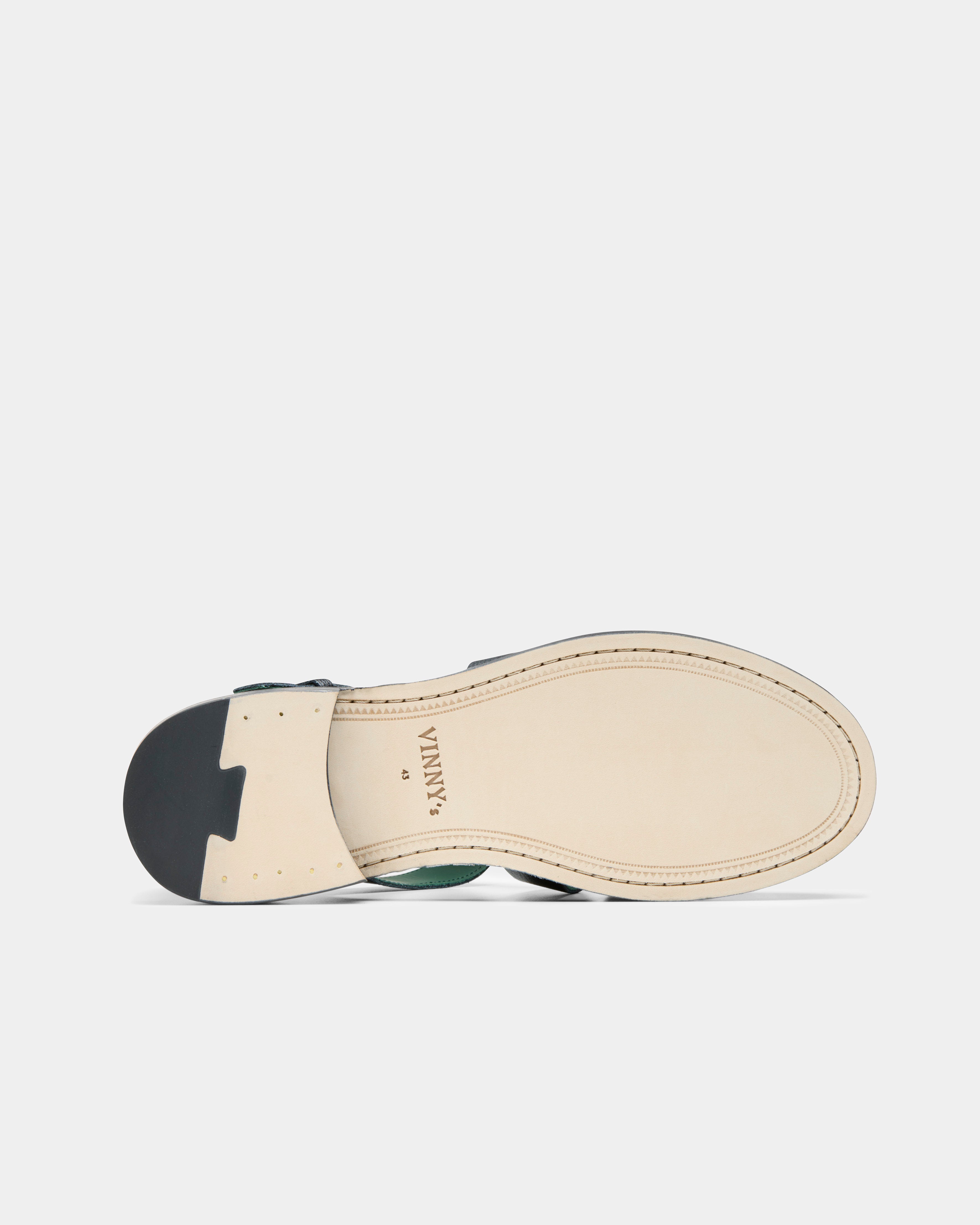 women's fisherman sandal in black grain leather