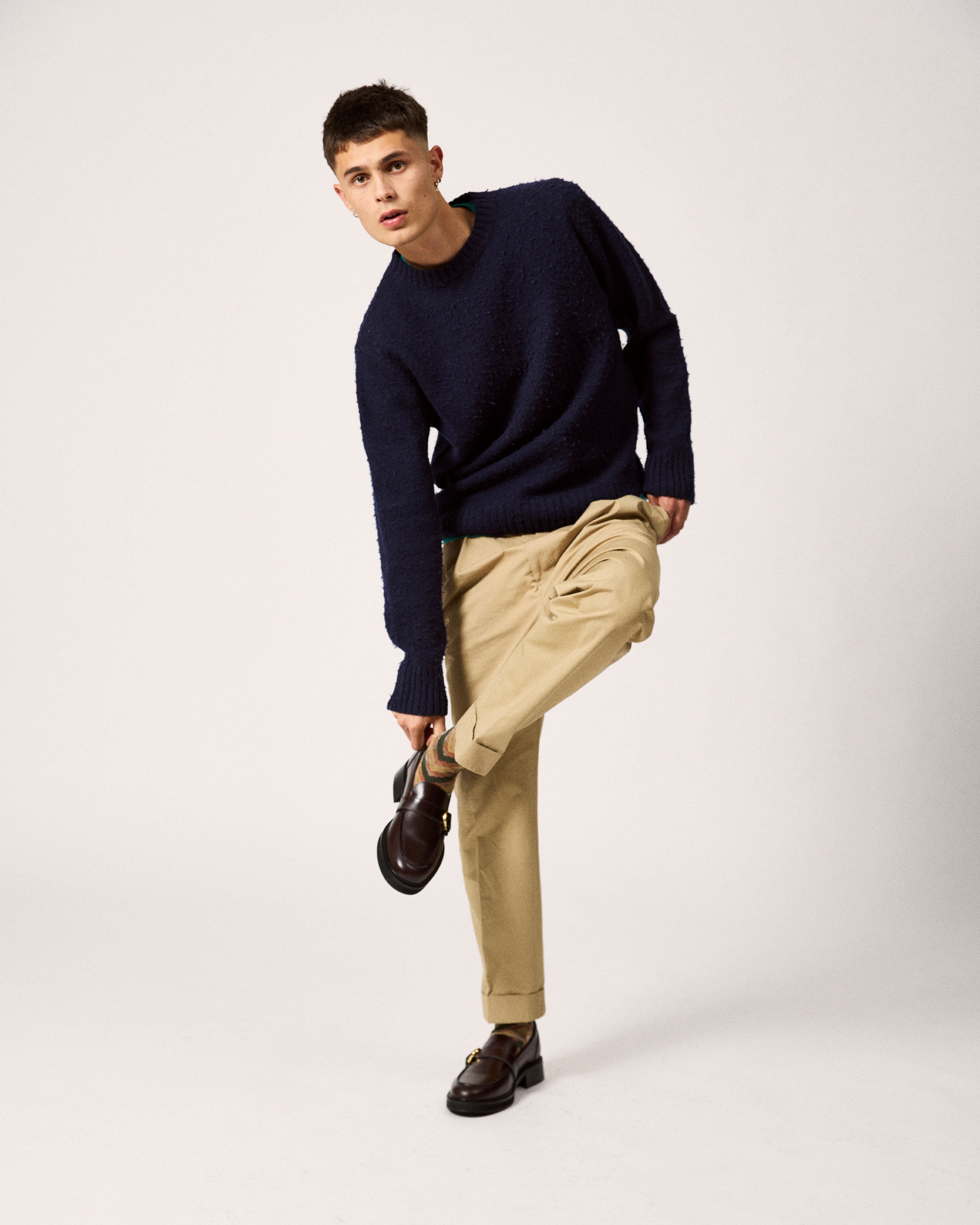 Heeled townee in burgundy for men on model