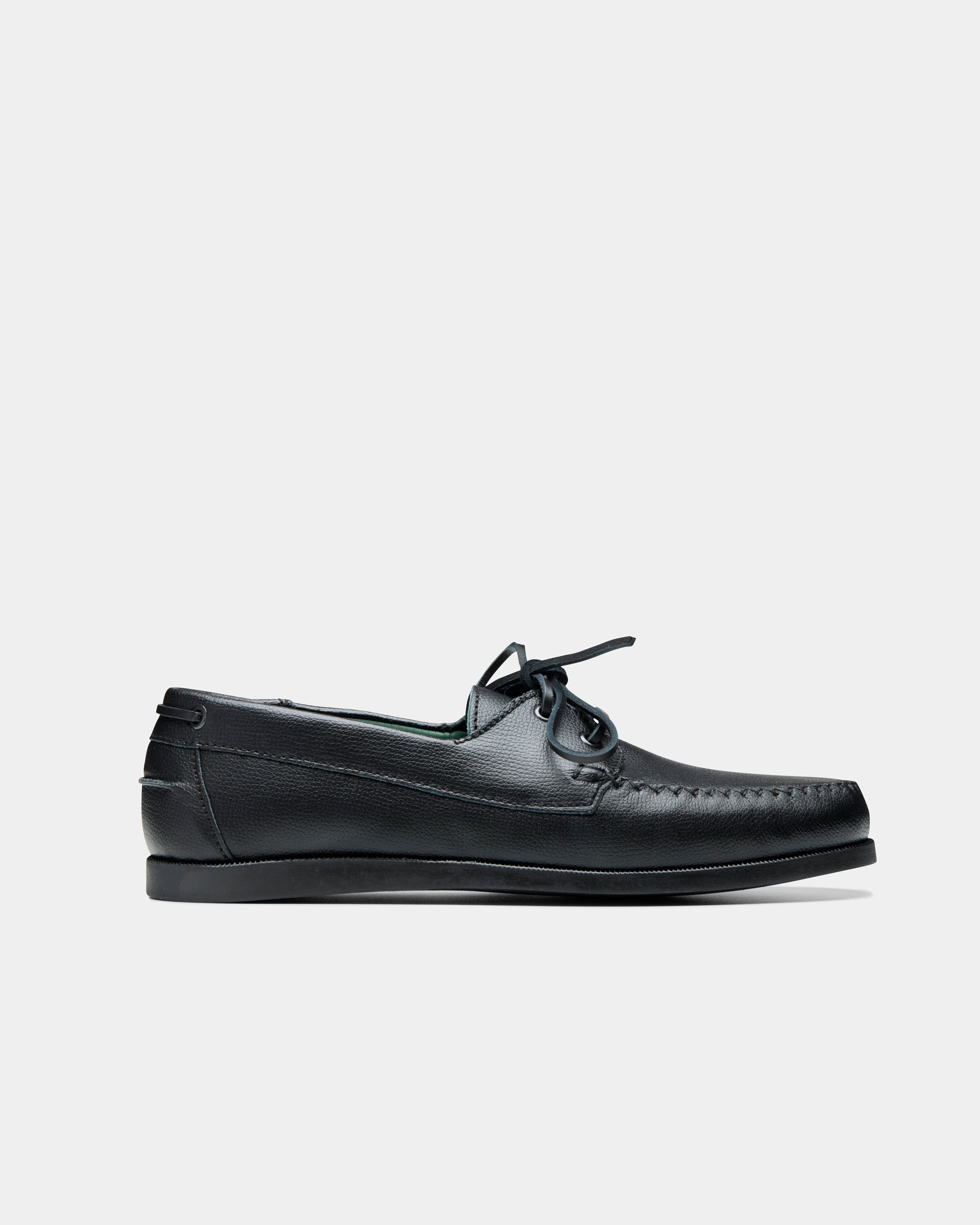 boatman shoe in black grain leather