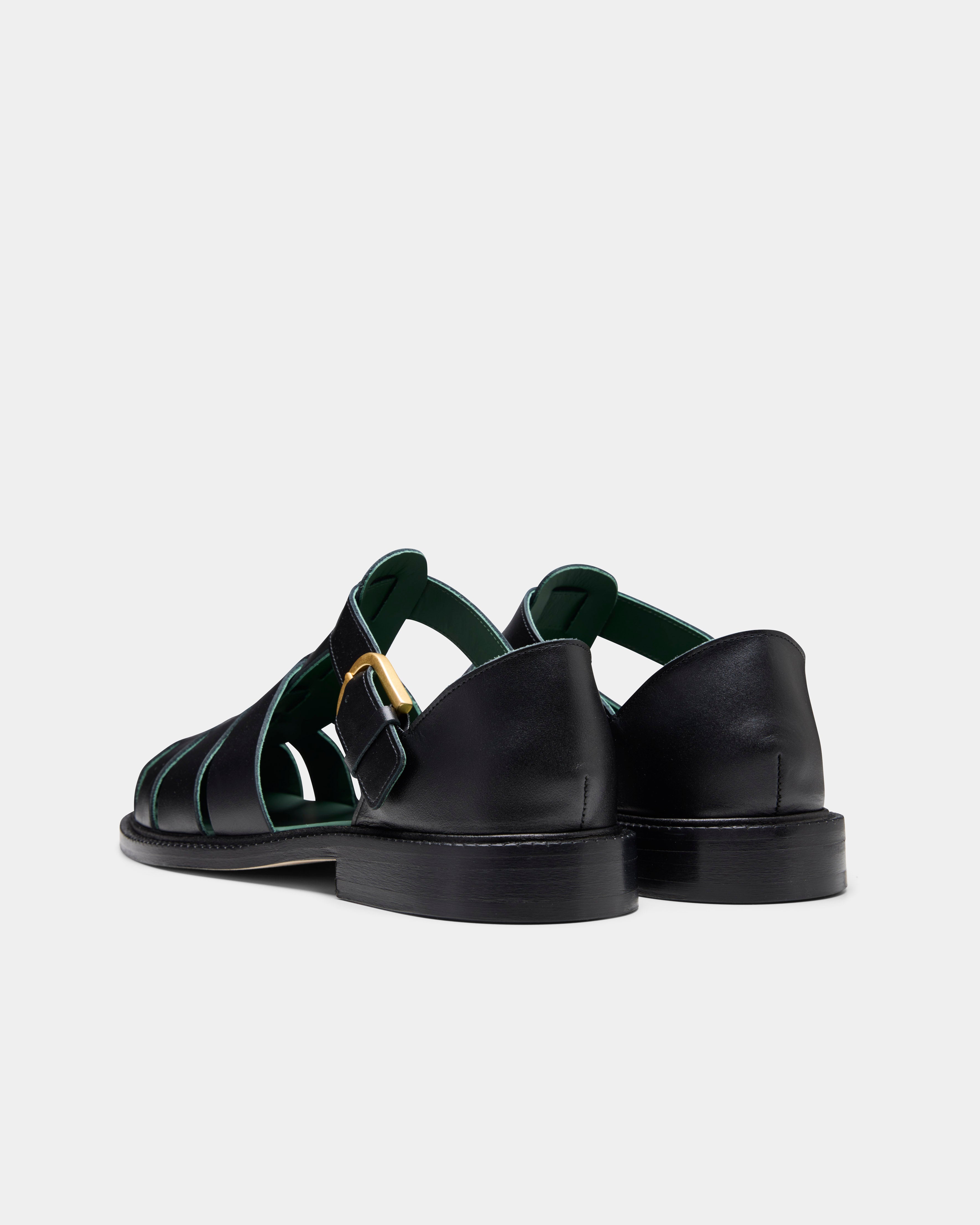 Fisherman Black from the side back