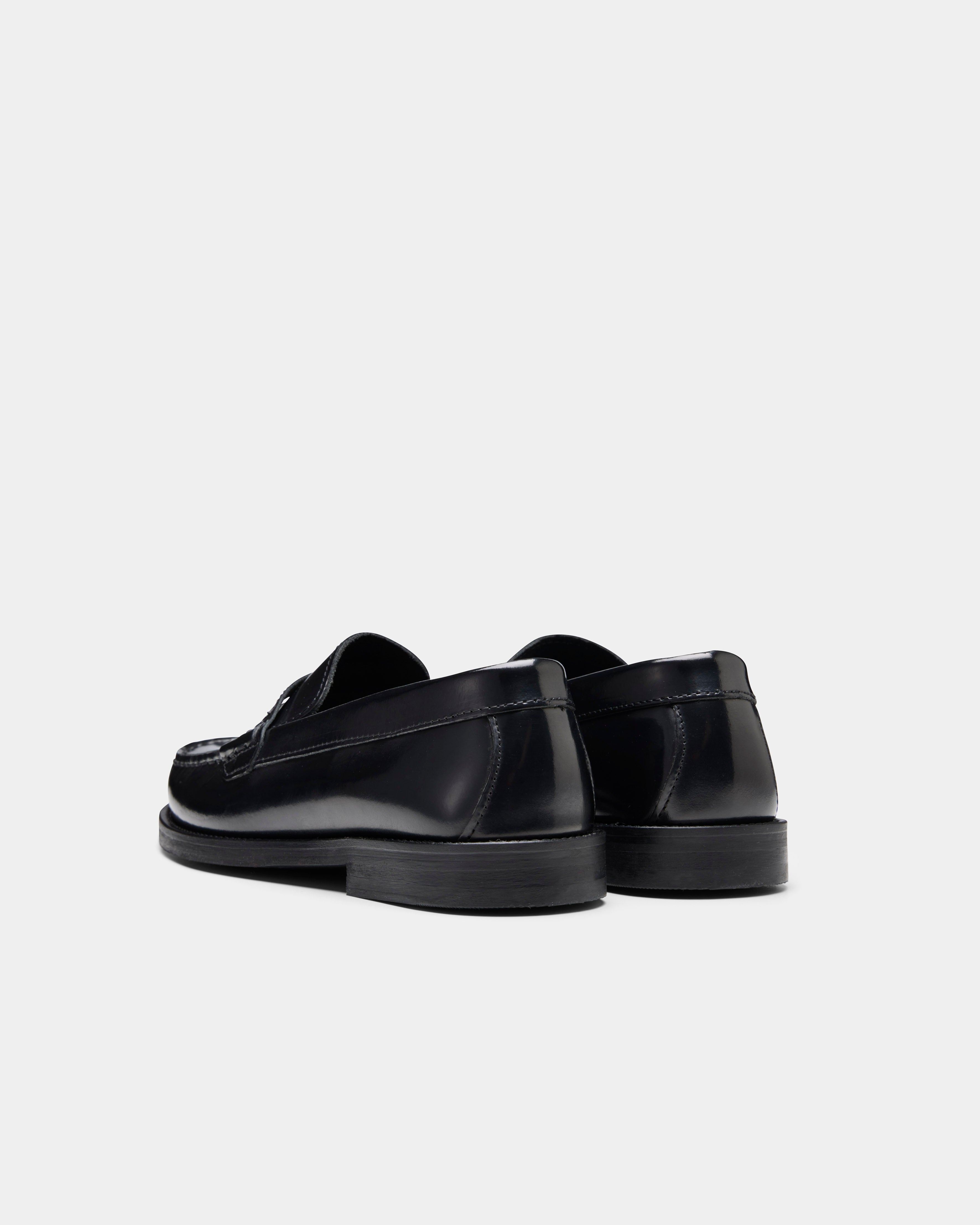 Frankie Black from the back