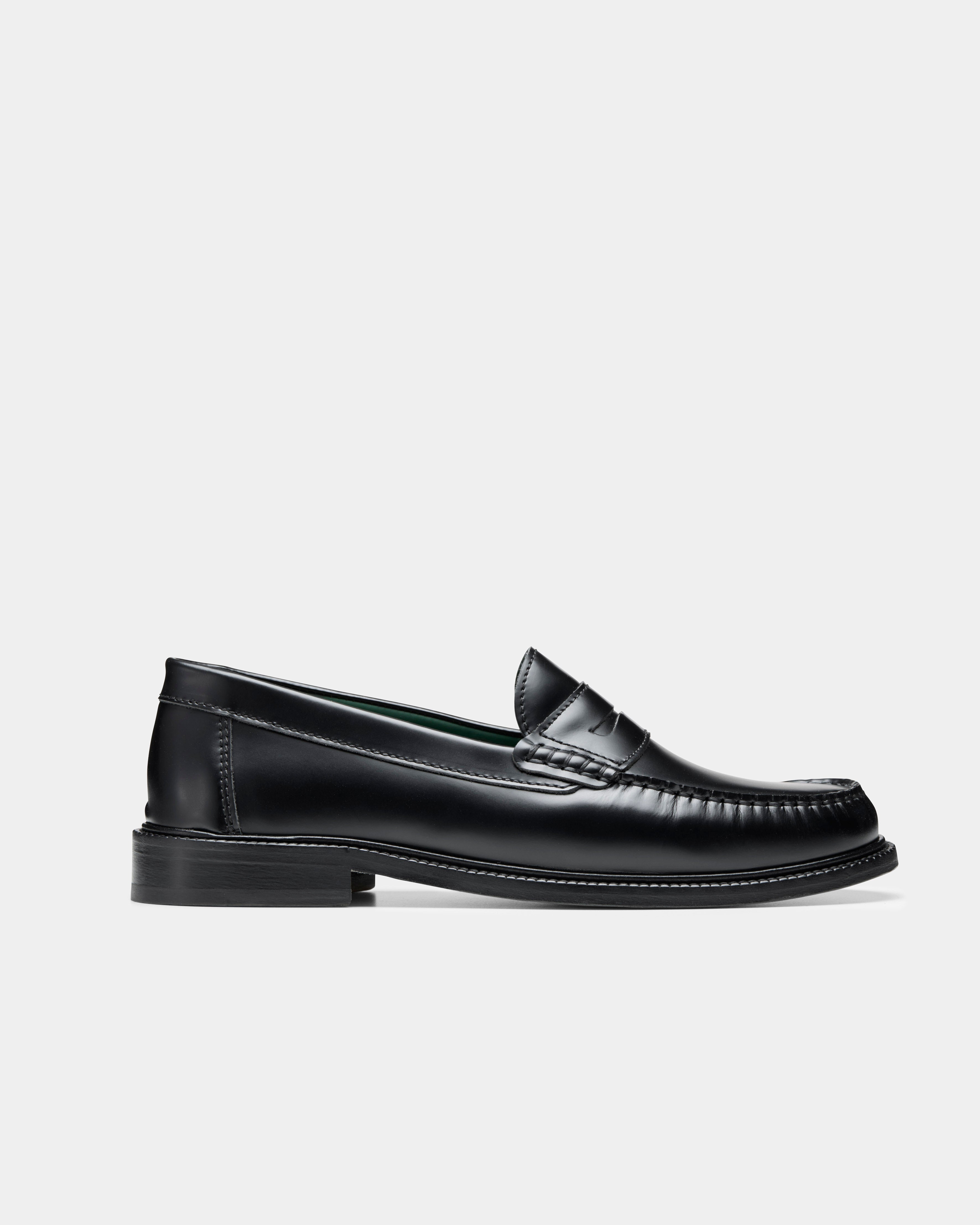 Women's yardee mocassin loafer in black